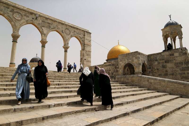 תמונת ארכיון של מתפללים בהר הבית // צילום: רויטרס